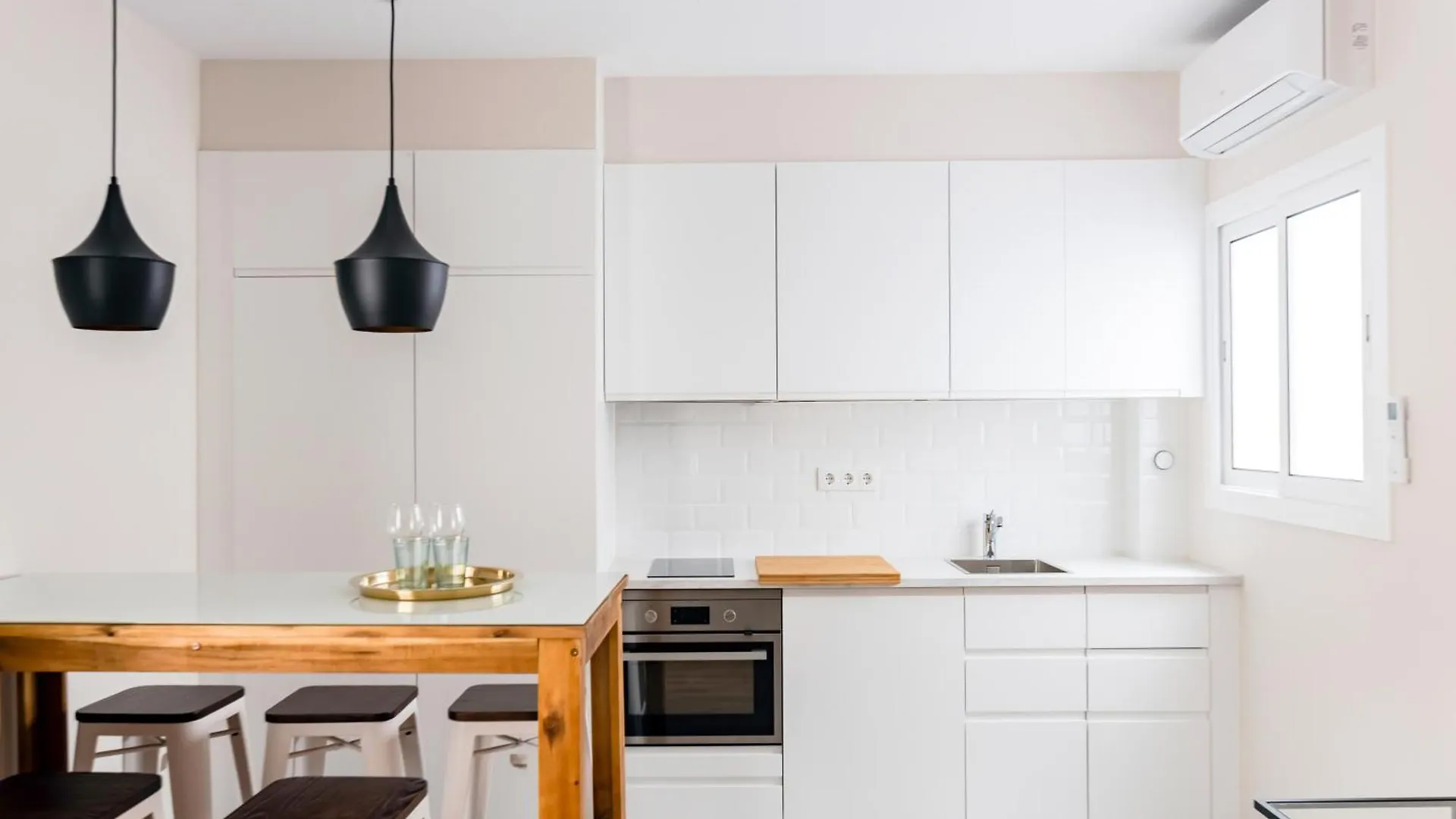 Madremia Barcelona Apartments L'Hospitalet de Llobregat 0*,  Spain